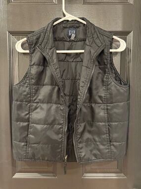 GAP Black Quilted Puffer Vest